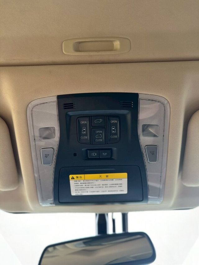 TOYOTA豐田 ALPHARD  第17張相片