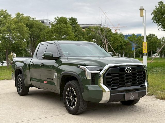TOYOTA豐田 TUNDRA  第2張相片