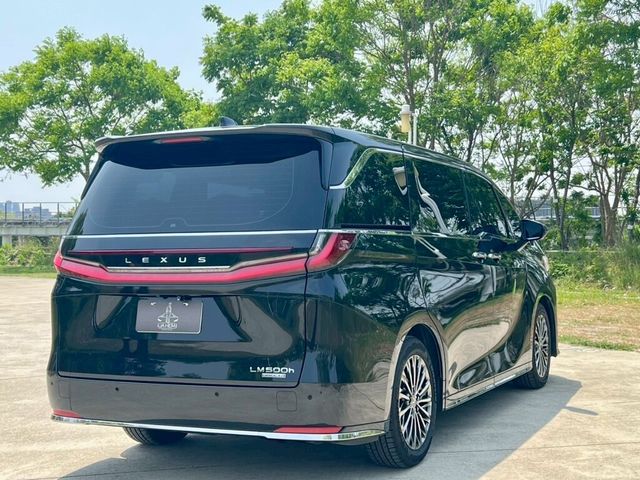 LEXUS凌志 LM500H  第2張相片