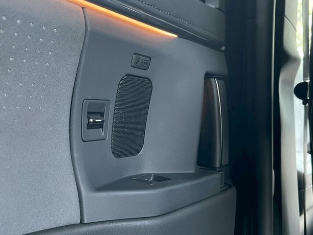 LEXUS凌志 LM500H  第13張相片