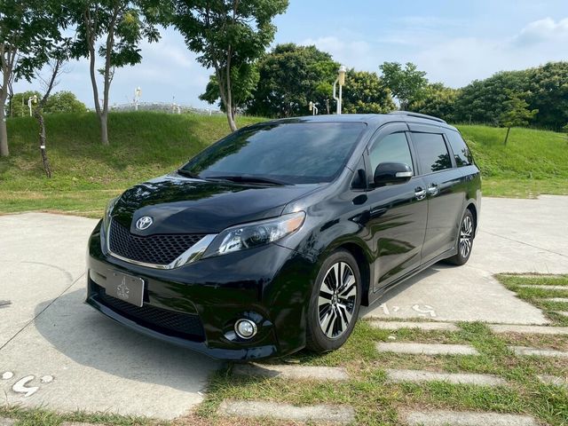 TOYOTA豐田 SIENNA  第1張相片