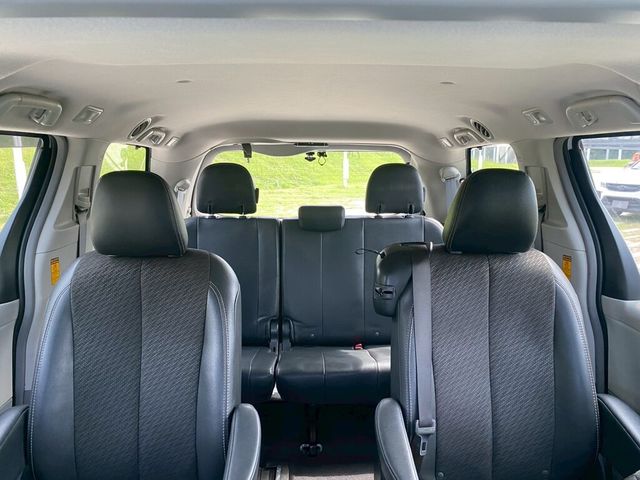 TOYOTA豐田 SIENNA  第7張相片