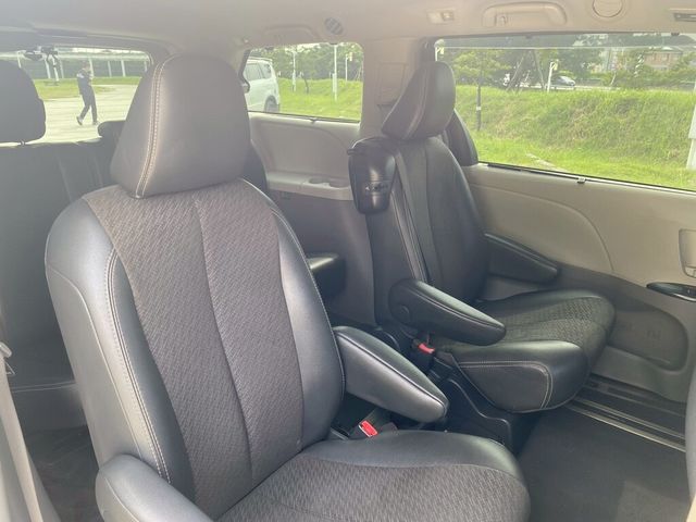 TOYOTA豐田 SIENNA  第9張相片