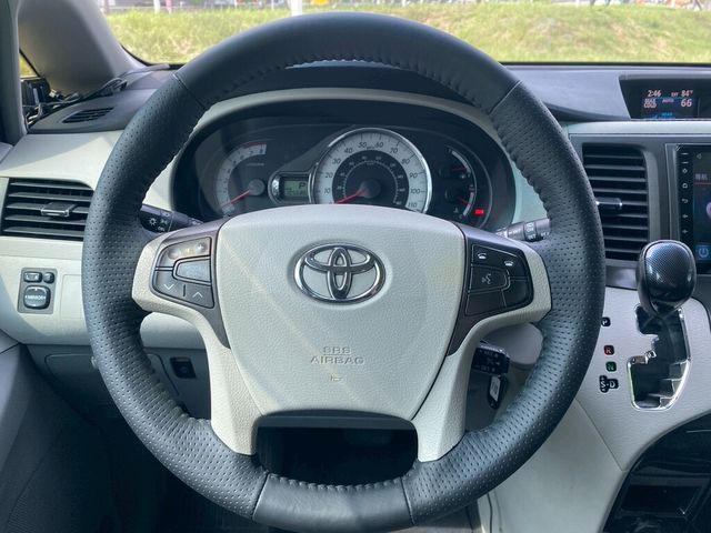 TOYOTA豐田 SIENNA  第17張相片