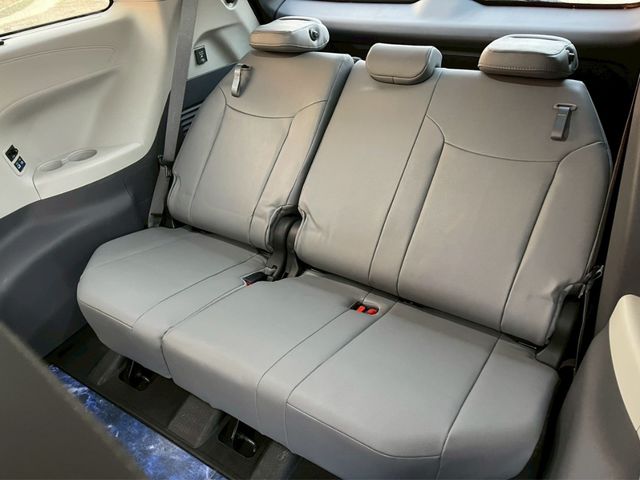 TOYOTA豐田 SIENNA  第17張相片