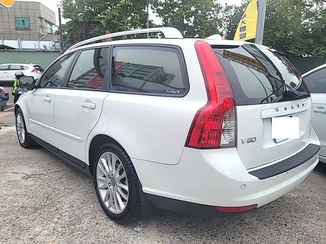 VOLVO富豪 V50  第2張相片