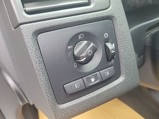 VOLVO富豪 V50  第12張相片