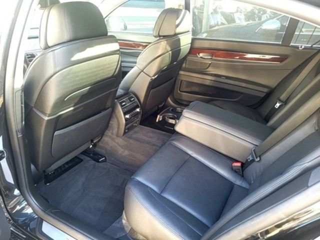 BMW寶馬 740LI  第7張相片