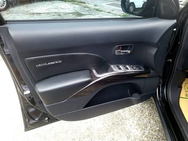 MITSUBISHI三菱 OUTLANDER  第5張相片