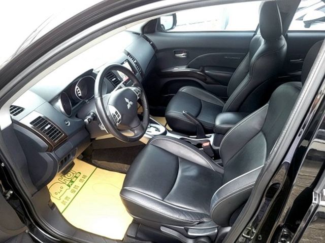 MITSUBISHI三菱 OUTLANDER  第6張相片