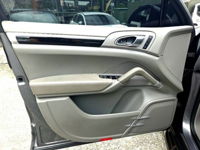 PORSCHE保時捷 CAYENNE  第6張相片