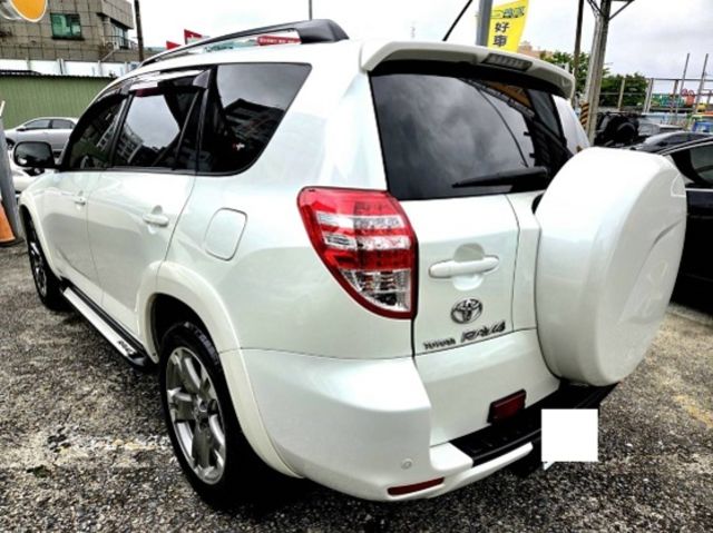 TOYOTA豐田 RAV4  第2張相片