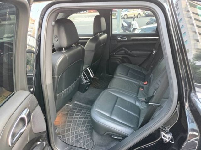 PORSCHE保時捷 CAYENNE  第8張相片