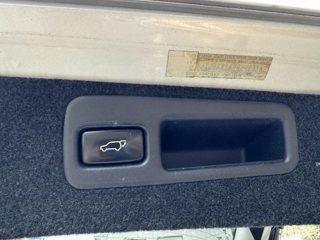 已深耕內湖21年的老店!雙側免鑰匙/四輪傳動/全景天窗/雙側電動椅/電動尾門/定速/超大空間  第13張相片