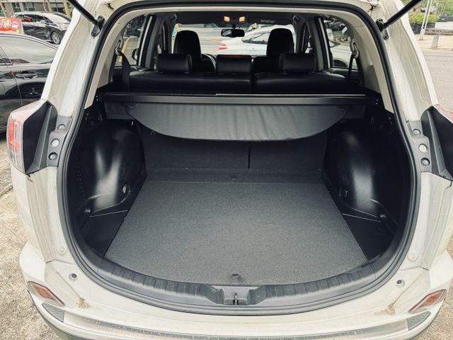 已深耕內湖21年的老店!一手車/Garmin衛星導航/Apple Carplay/原鈑件/漂亮車/家庭用車  第15張相片