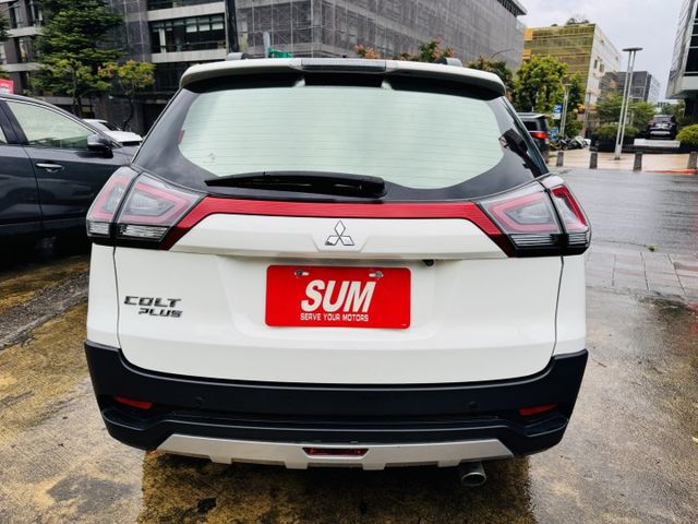 已深耕內湖21年的老店!原鈑件/代步小車/保固兩年/免鑰匙/電動尾門/倒車影像/定速/盲點偵測  第5張相片