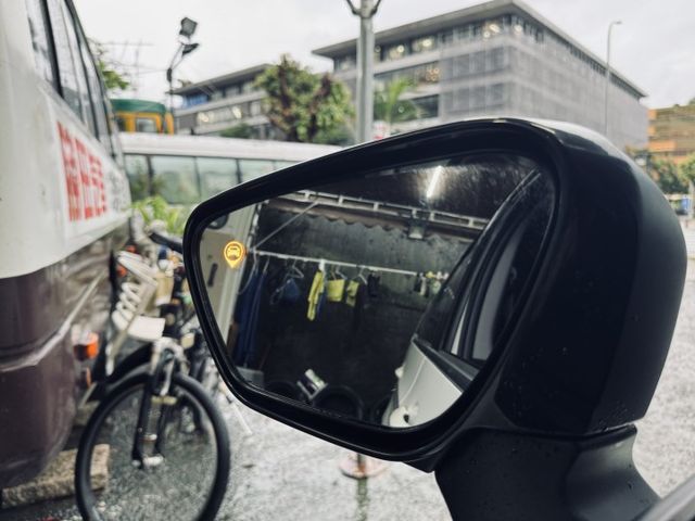 已深耕內湖21年的老店!原鈑件/代步小車/保固兩年/免鑰匙/電動尾門/倒車影像/定速/盲點偵測  第7張相片