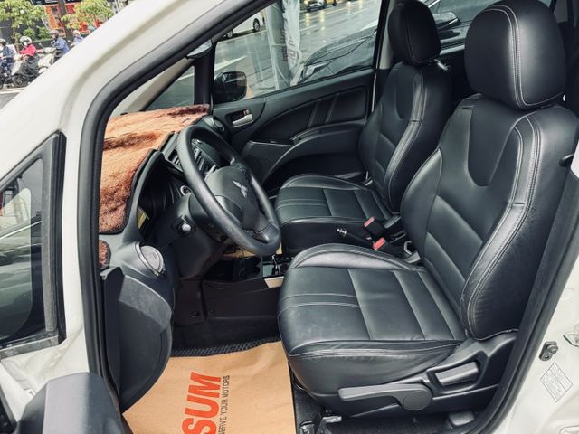 已深耕內湖21年的老店!原鈑件/代步小車/保固兩年/免鑰匙/電動尾門/倒車影像/定速/盲點偵測  第9張相片