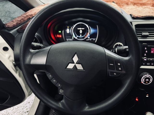 已深耕內湖21年的老店!原鈑件/代步小車/保固兩年/免鑰匙/電動尾門/倒車影像/定速/盲點偵測  第11張相片