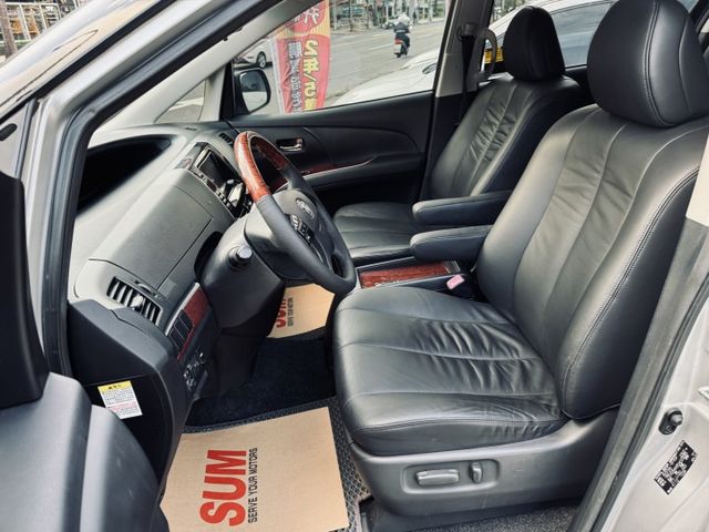 已深耕內湖21年的老店!LED光型頭燈/七速CVT/黑內裝/七人座/藍芽音樂/原廠保養/雙邊滑門/  第9張相片