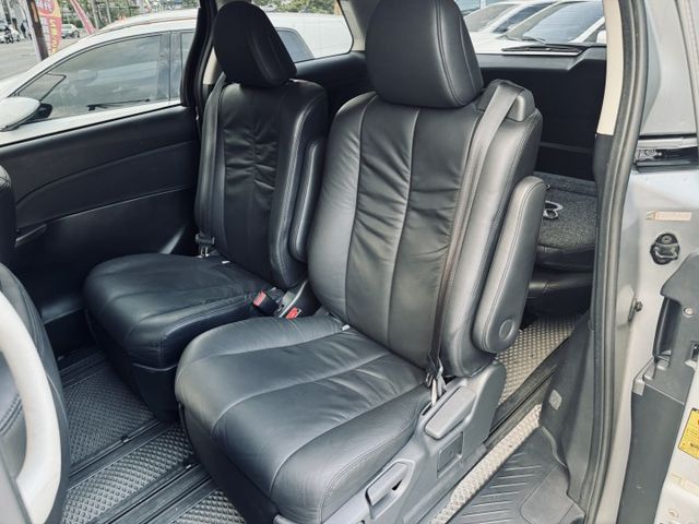 已深耕內湖21年的老店!LED光型頭燈/七速CVT/黑內裝/七人座/藍芽音樂/原廠保養/雙邊滑門/  第14張相片