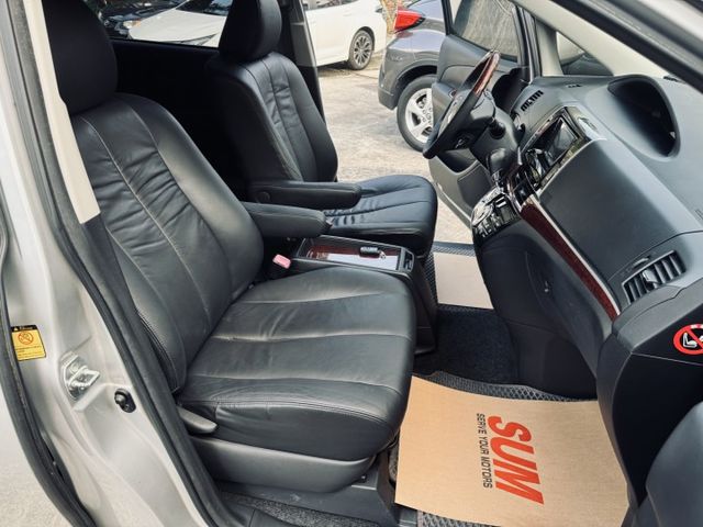 已深耕內湖21年的老店!LED光型頭燈/七速CVT/黑內裝/七人座/藍芽音樂/原廠保養/雙邊滑門/  第16張相片