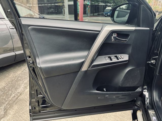 已深耕內湖21年的老店!/一手車/原鈑件/AppleCarplay/Garmin衛星導航/倒車影像/恆溫/定速/  第7張相片