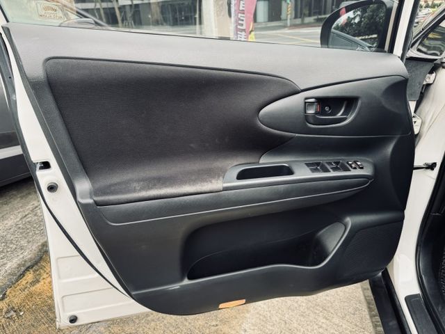 已深耕內湖21年的老店!原鈑件/自用車/倒車影像/抬頭顯示器/行車紀錄器/  第7張相片