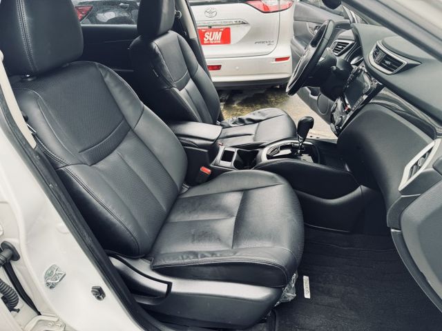 已深耕內湖21年的老店!一手車/原廠保養/全景天窗/衛星導航/環景影像/2WD  第16張相片