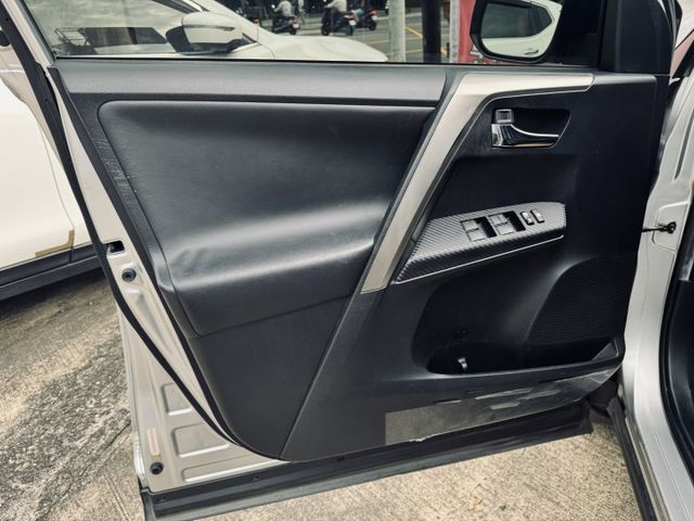 已深耕內湖21年的老店!/一手車/原鈑件/一年跑一萬/原廠保養/家庭用車/超大空間/省油/  第7張相片