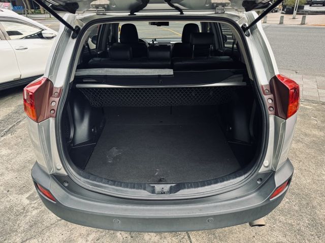 已深耕內湖21年的老店!/一手車/原鈑件/一年跑一萬/原廠保養/家庭用車/超大空間/省油/  第12張相片