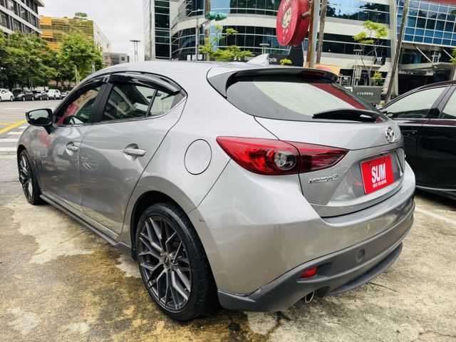 已深耕內湖21年的老店!原鈑件/5門掀背/導航/倒車影像/恆溫空調/年輕人首選  第4張相片