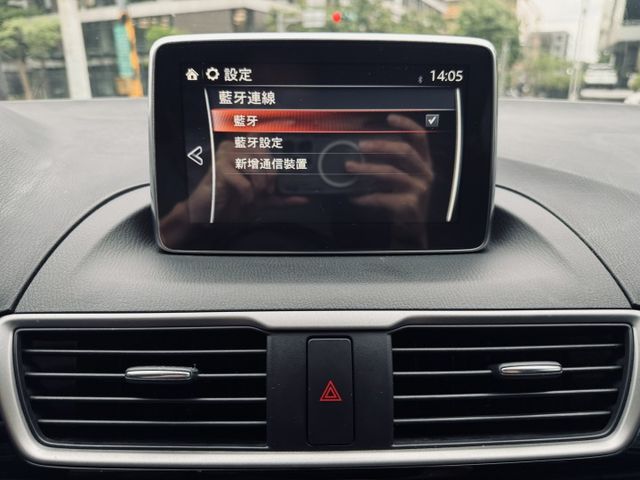 已深耕內湖21年的老店!原鈑件/5門掀背/導航/倒車影像/恆溫空調/年輕人首選  第12張相片