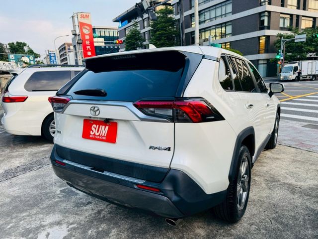 已深耕內湖22年的老店!一手車/Apple Carplay/僅跑4萬/還景影像/前雷達/抬頭顯示器/盲點偵測  第6張相片