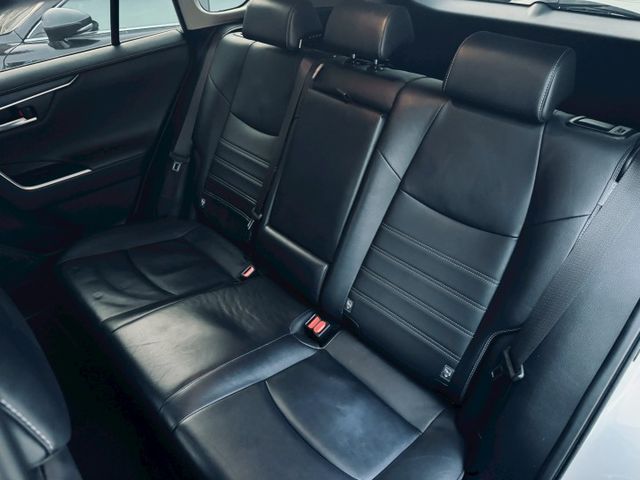 已深耕內湖22年的老店!一手車/Apple Carplay/僅跑4萬/還景影像/前雷達/抬頭顯示器/盲點偵測  第9張相片