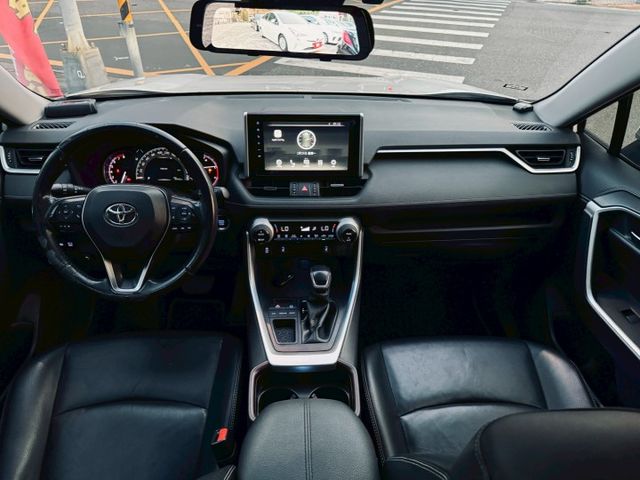 已深耕內湖22年的老店!一手車/Apple Carplay/僅跑4萬/還景影像/前雷達/抬頭顯示器/盲點偵測  第10張相片