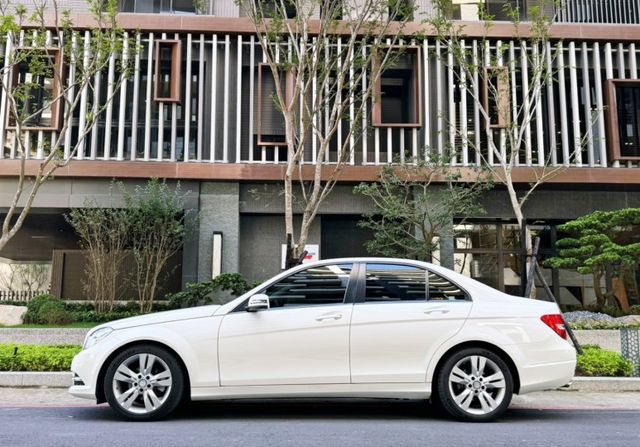 C-CLASS SEDAN W204  第2張相片