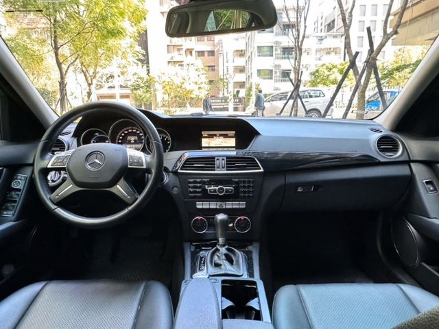 C-CLASS SEDAN W204  第8張相片