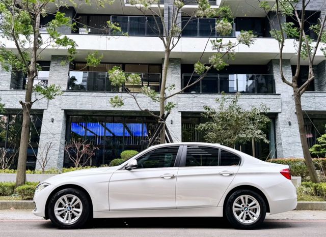 3 SERIES SEDAN F30  第2張相片