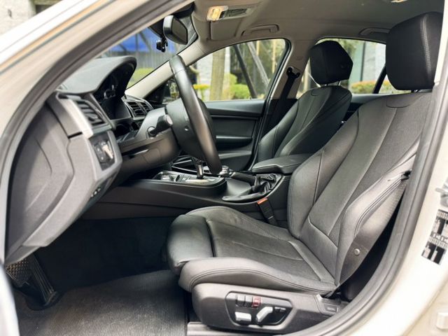 3 SERIES SEDAN F30  第6張相片