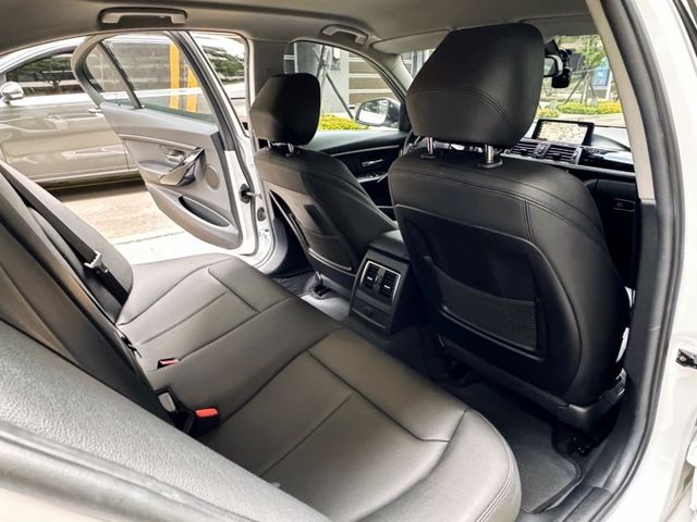 3 SERIES SEDAN F30  第7張相片