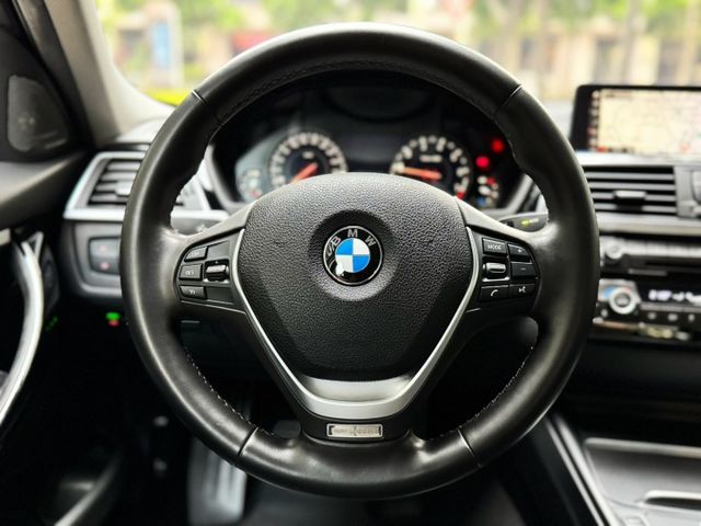 3 SERIES SEDAN F30  第10張相片