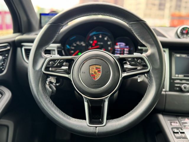 MACAN  第10張相片