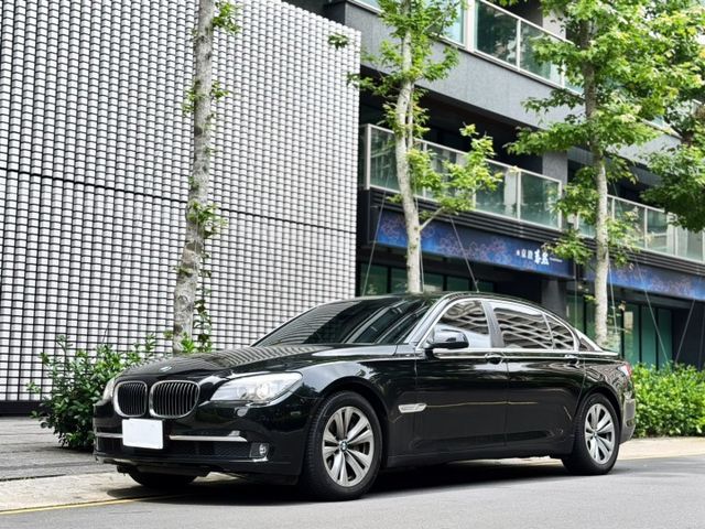 7 SERIES SEDAN F02  第1張相片
