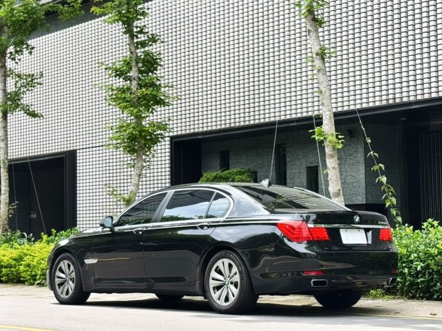 7 SERIES SEDAN F02  第3張相片