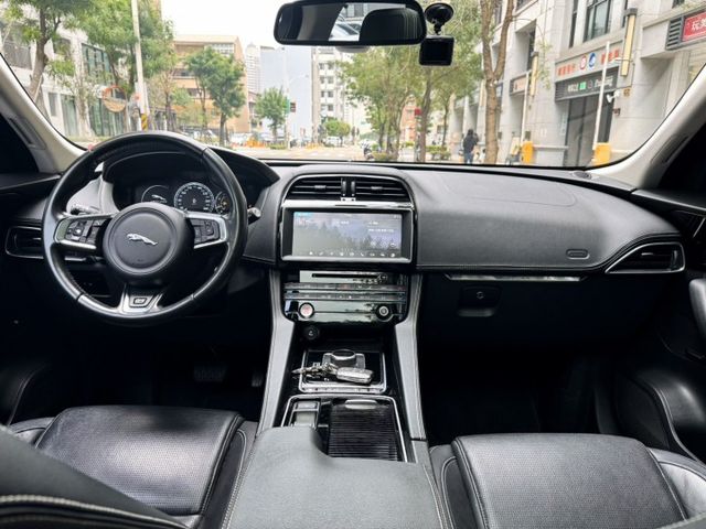 F-PACE  第8張相片