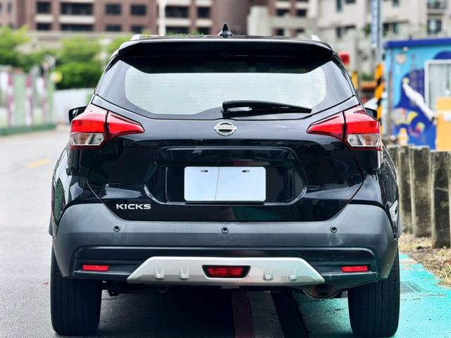 KICKS  第5張相片