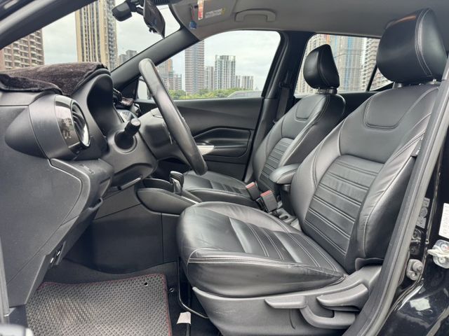 KICKS  第6張相片