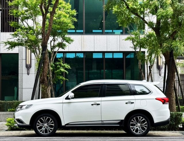 OUTLANDER  第2張相片