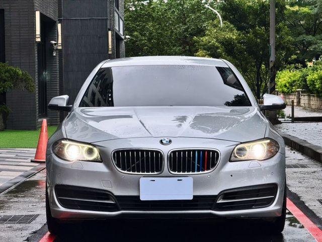 5 SERIES SEDAN F10  第4張相片